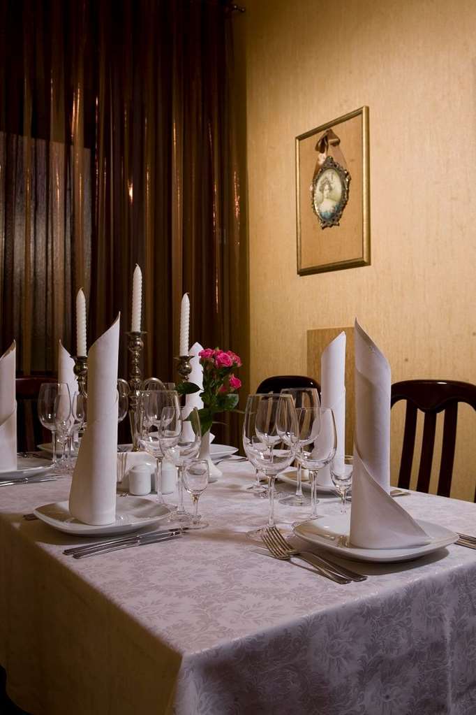 Gostiny Dvor Hotel Kharkiv Restaurant photo